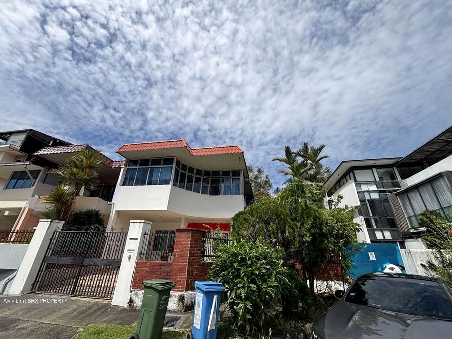 Lowland Road (D19), Terrace #528825431